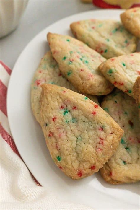 Easy Air Fryer Christmas Cookies Recipe • Foodnservice