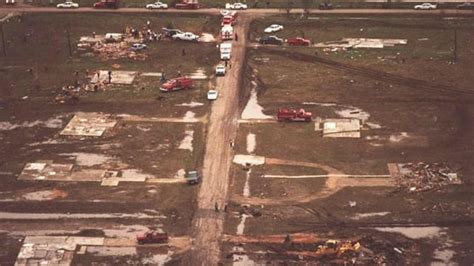 Jarrell, Texas F5 tornado and damage may 27, 1997 : r/tornado