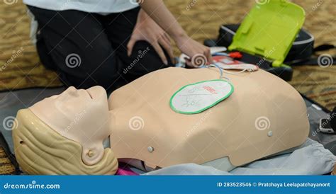 First Aid Cardiopulmonary Resuscitation Course Using Automated External