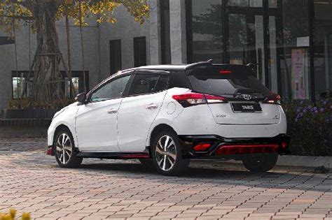 Toyota Corolla Cross Hybrid Vs Toyota Yaris Perbandingan Zigwheels