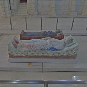 Tomb of King Richard I of England in Fontevraud-l'Abbaye, France - Virtual Globetrotting