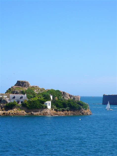 La Baie de Morlaix Le Château du Taureau Tourisme Bretagne