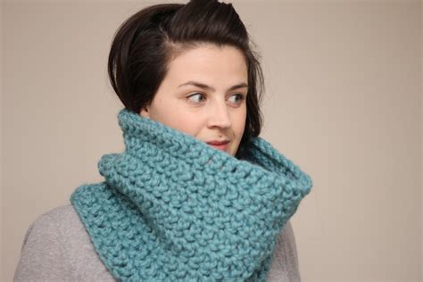 Chunky Crochet Cowl Snood In Mint Green On Luulla