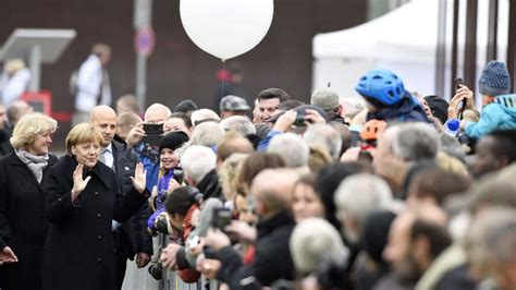 Berlijn Herdenkt Val Muur Jaar Geleden Buitenland Nu Nl