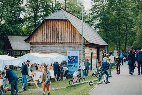 Muzeul Astra N Cifre N Peste De Vizitatori Pe Zi