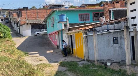 Habitantes De El Diamante Afectados Por Colapso De Aguas Servidas