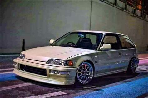 White Honda CRX parked on the street