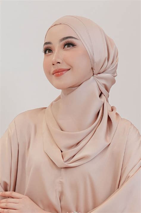 Larney Plain Shawl Nude Brown Maroon Red