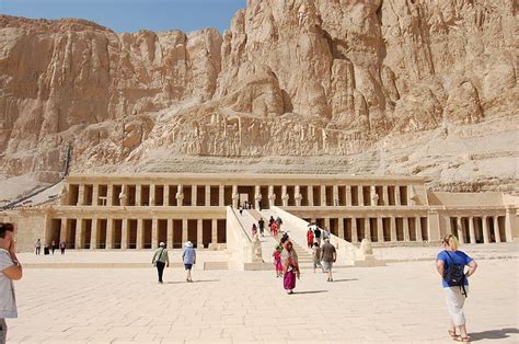 Hatshepsut Temple Luxor Egypt | unusual architecture of the temple differs – Hurghada Reisen