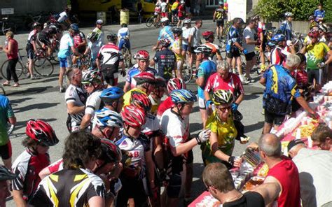 La Pierre Le Bigaut Un moment de réconfort pour les coureurs Le