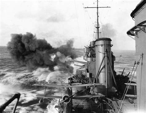 Cv 16 Heavy Cruiser Uss Salt Lake City Firing Her 8 Inch