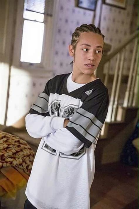 Ethan Cutkosky As Carl Gallagher In Shameless Us Hes Really Growing