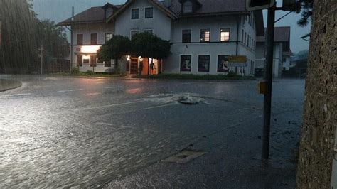 Fotos Überschwemmungen nach Unwetter in Bad Endorf Bayern