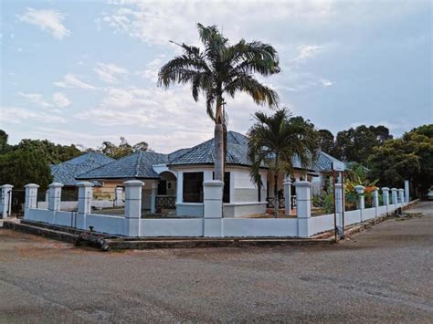 Hotel Pantai Batu Hitam Kuantan Sierrataronoble