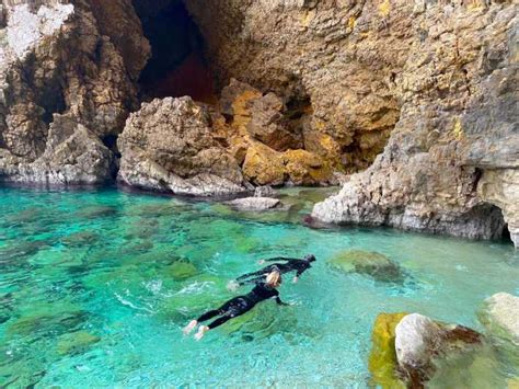 Jávea Cala Portixol kajaktúra barlangokkal és búvárkodással GetYourGuide