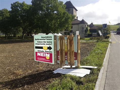 Der Schweizer Bauer Plakate Zerst Rt H Fe Laden Zum Offenen Gespr Ch Ein