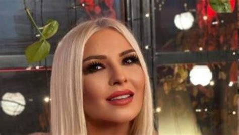 FOTOT Sensuale dhe poza hot gazetarja sportive i vë flakën rrjetit Lifestyle