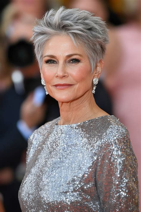 24 Incredible Short Hairstyles For Older Women With Thick Hair In 2024