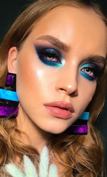 40 Trendy Eyeshadow Looks Bold Look Matching Earrings