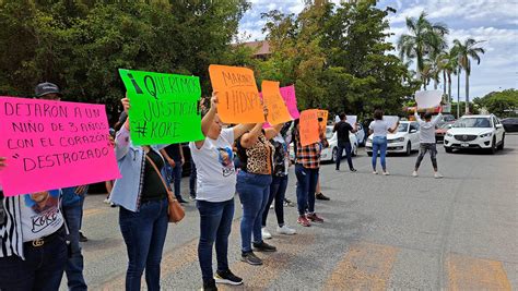 Familiares de Koke bloquean calle frente a la Fiscalía en Guasave