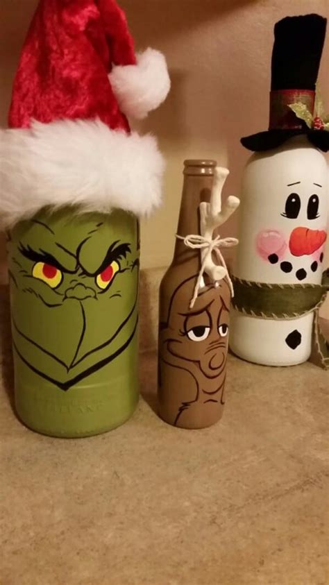 20 Festively Easy Wine Bottle Crafts For Holiday Home Decorating DIY