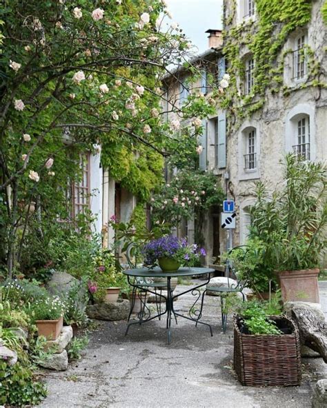 French Courtyard Garden Ideas