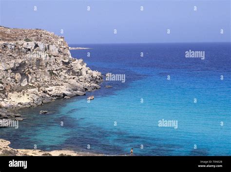 La Isla De Favignana Cala Rossa Las Islas Egadi Trapani Sicilia