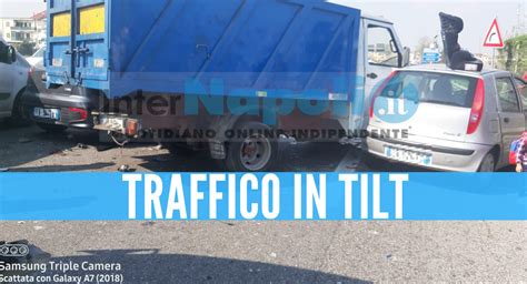 Spaventoso Incidente Sull Asse Mediano Scontro Auto Camion All Uscita