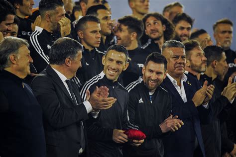 Maxi Charla Con Tata Martino Y Messi Foto 4 De 15