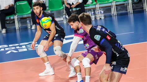 Ligue Des Champions M Le Tours Volley Ball Bouscul Mais Vainqueur