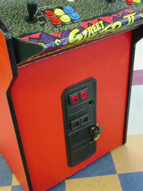 Fine Point Antiques & Collectibles: STREET FIGHTER II ARCADE GAME