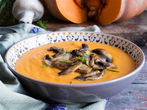 Vellutata Di Zucca Ai Funghi Ricetta Vegetariana Con Crema Di Zucca