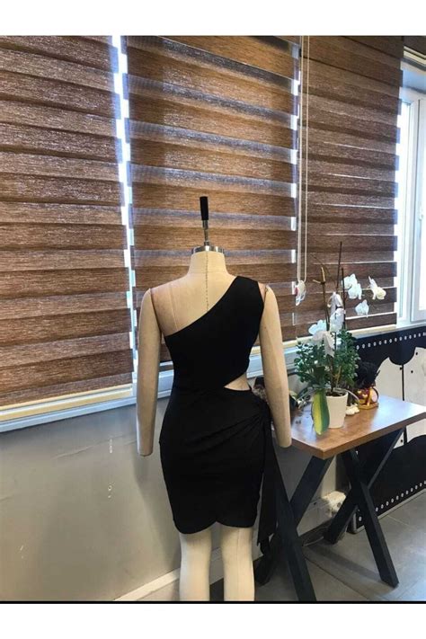 Secret Passion Lingerie Siyah Esnek Krep Kumaş Eteği Bağlamalı Tek Omuzlu Mini Elbise Abiye Ve