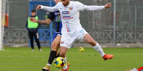 Catania Sconfitto Di Misura A Latina L Acr Messina Pareggia A