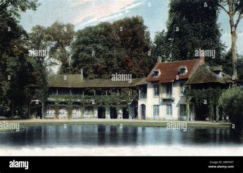 Vue Du Hameau De Marie Antoinette Versailles La Maison De La Reine In