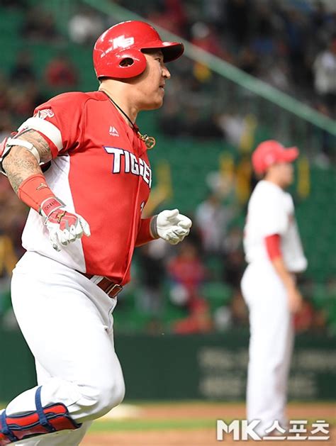 최형우 Kbo 역대 3번째 5년 연속 100타점 달성 Mk스포츠