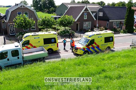 Fietser Ernstig Gewond Na Aanrijding Op Zeeweg Wervershoof