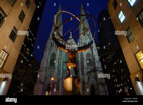 Atlas Rockefeller Center New York City Stock Photo Alamy