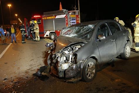 Colisão entre dois carros deixa cinco pessoas feridas na BR 080