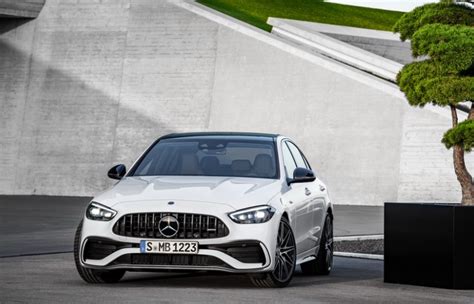 Đại lý nhận cọc Mercedes AMG C43 4Matic với giá dự kiến từ 2 96 tỷ đồng