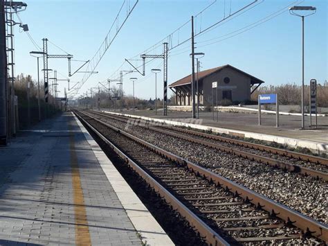 Guasto Sulla Linea Elettrica Bloccata La Ferrovia Adriatica Fra Vasto