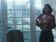 Naked Marie Hélène Règne in Les Petites saintes y touchent