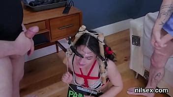 Chica peculiar es llevada en un manicomio anal para un tratamiento incómodo XVIDEOS