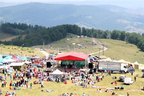 Târgul de Fete Legenda sărbătorii de pe Muntele Găina Motivul