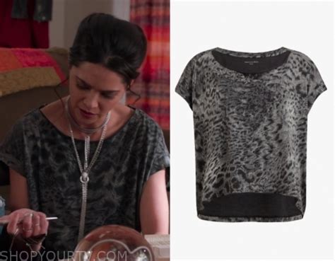 Andi Mack Season 3 Episode 15 Bex S Grey Leopard Print Tee Shop Your TV