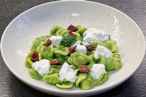 Orecchiette Cime Di Rapa Stracciatella E Pomodori Secchi Spadella La