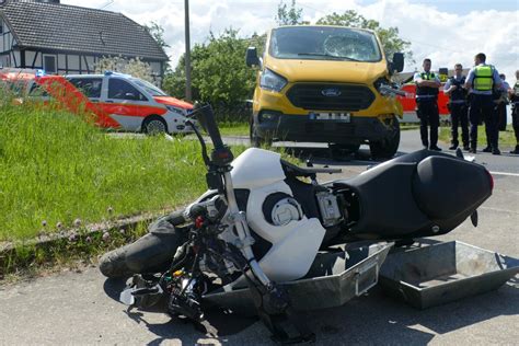 Heftiger Unfall in Lohmar 17 Jähriger wohl lebensgefährlich verletzt