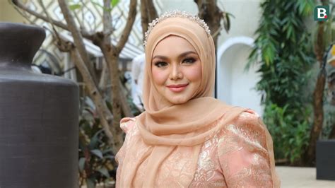 Lirik Lagu Sesuci Lebaran Siti Nurhaliza Ragam Bola