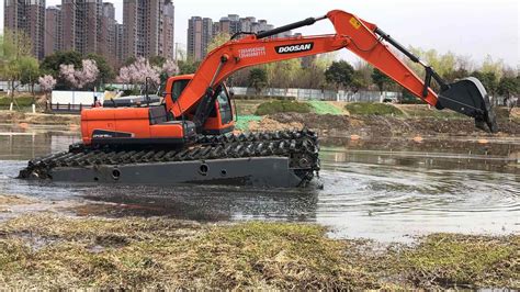 沼泽地挖掘机出租沼泽地挖掘机出租洪湖市大沙五湖工程机械租赁服务中心