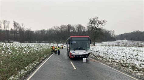 Tödlicher Unfall im Hohenlohekreis Auto kracht frontal in Bus